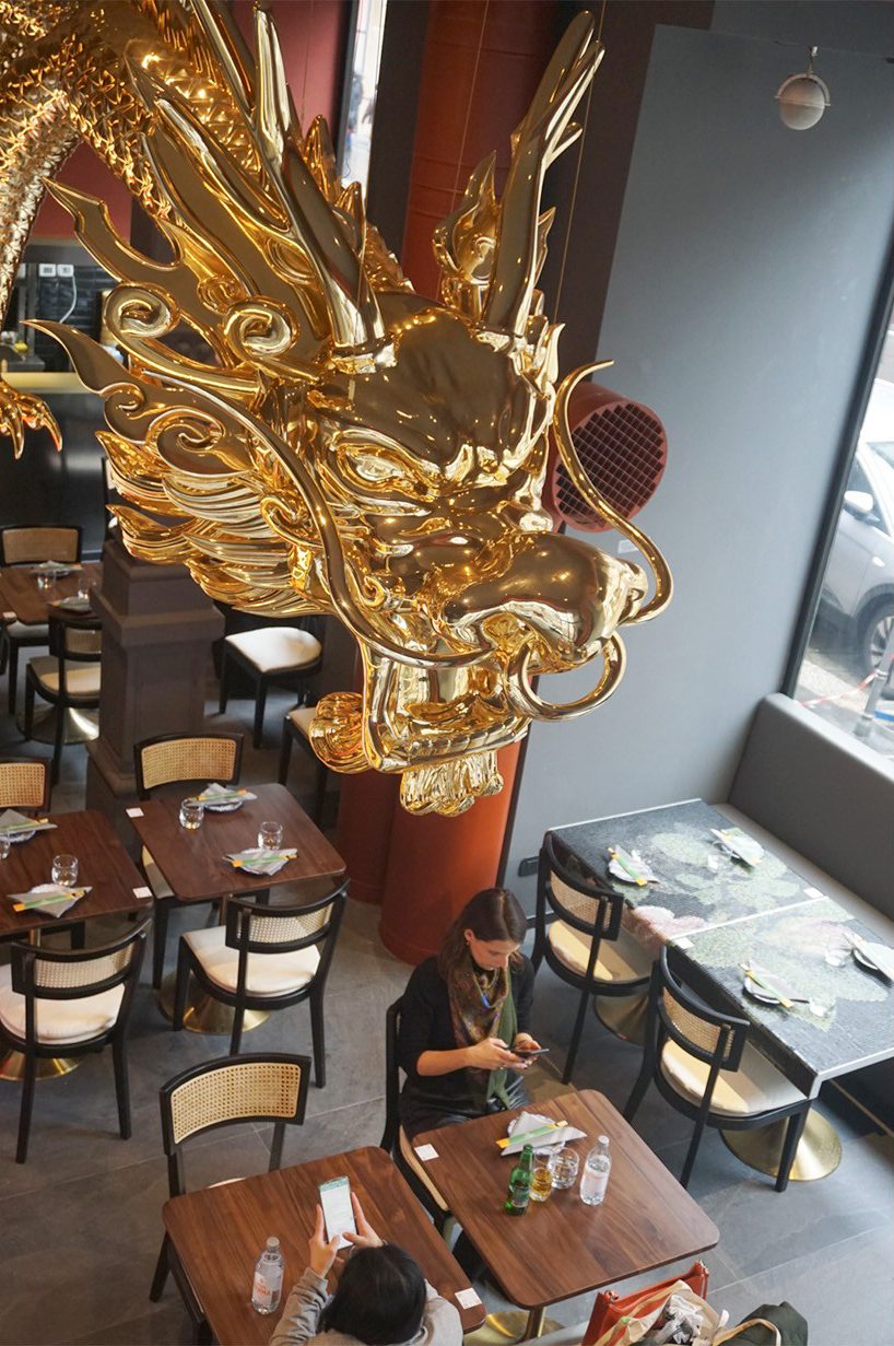 YIKO DIMSUM 餐厅完工后龙形装置细节与餐位现场照片